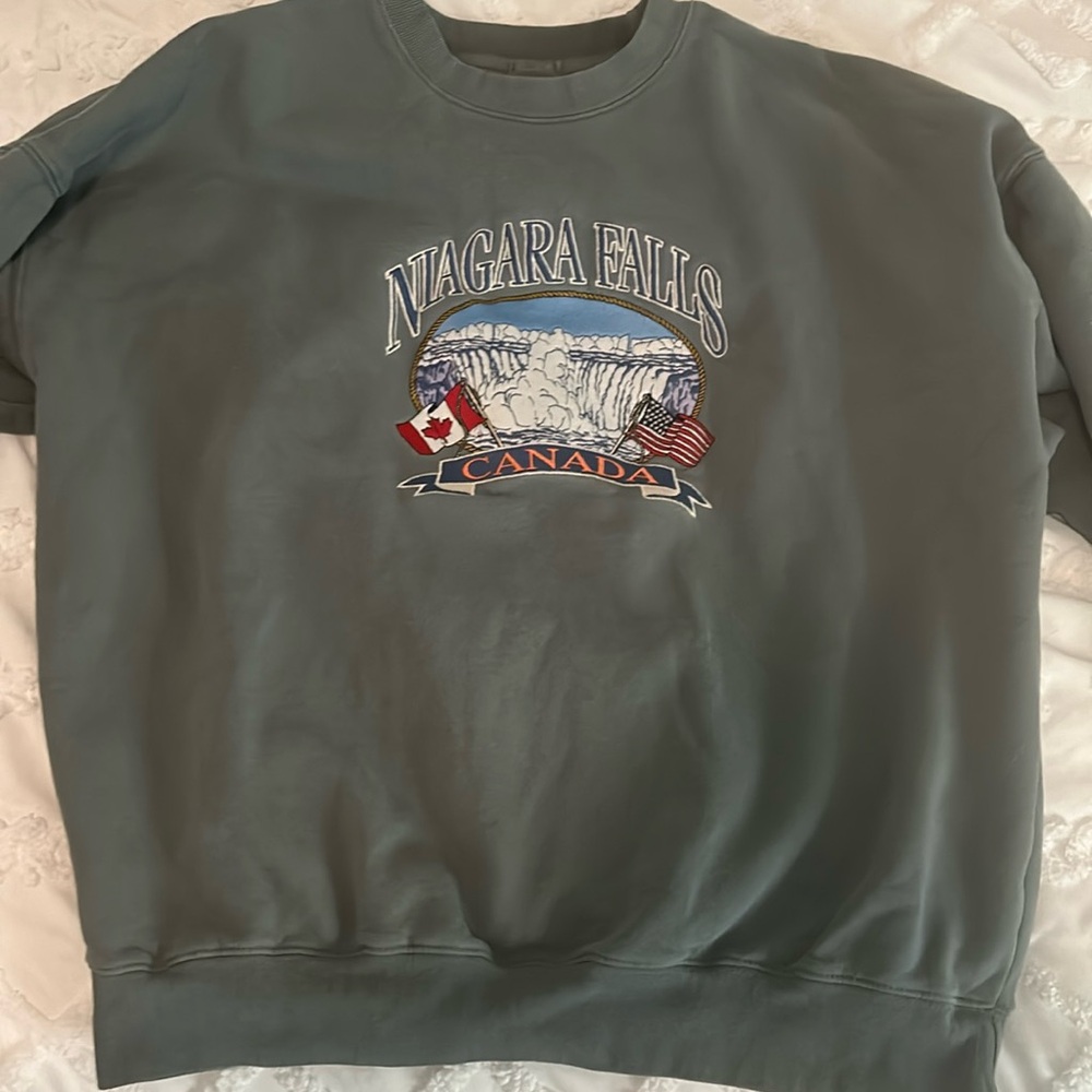 Like new Brandy Melville crewneck